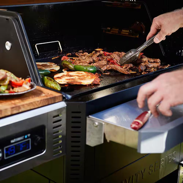 Masterbuilt Gravity Series 800 Digital Wifi Charcoal Grill, Griddle and Smoker in Black