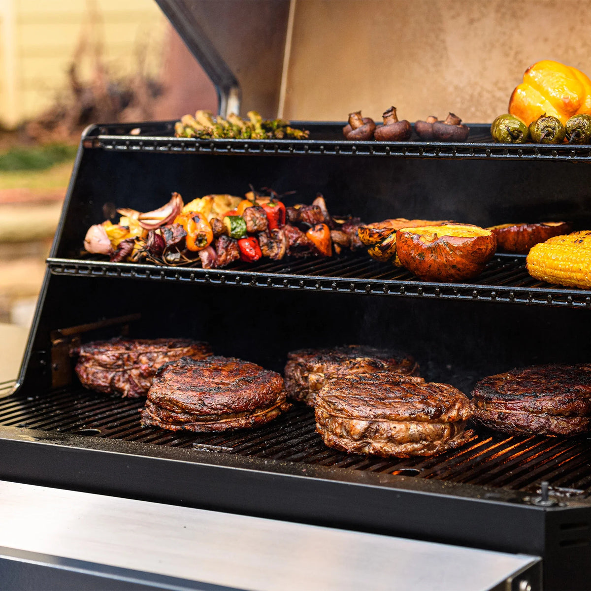 Gravity Series® 1050 Digital Charcoal Grill + Smoker