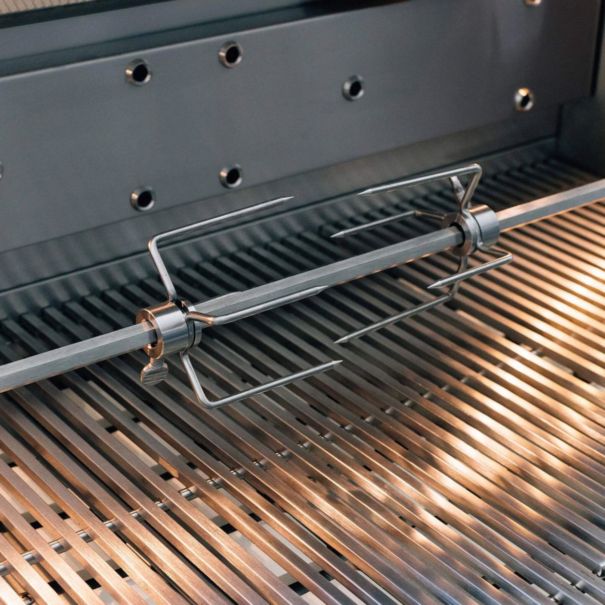 Summerset Quest Grill With Rear Infrared Burner, Rotisserie Kit, & Drop-In Griddle Plate [QST]