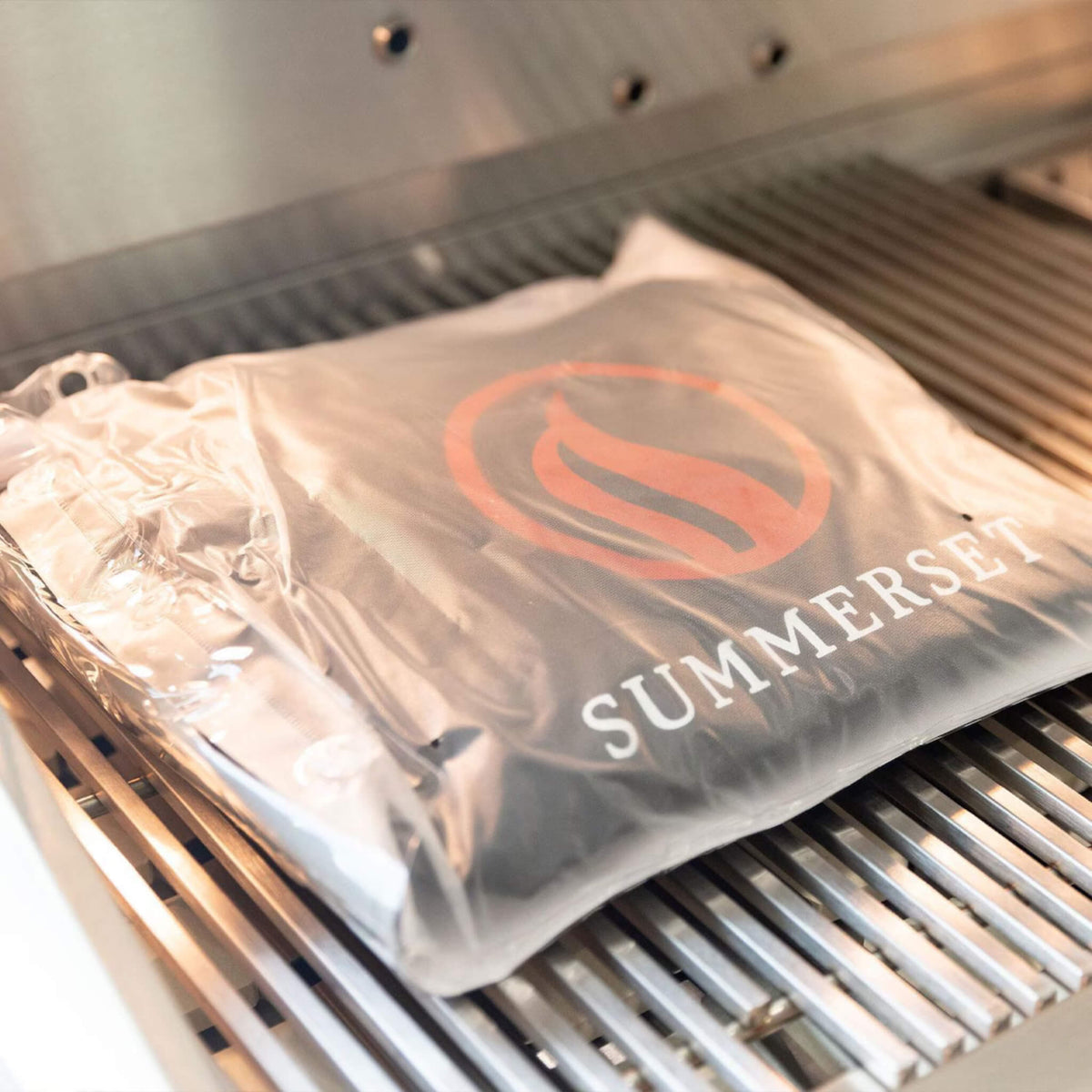 Summerset Quest Grill With Rear Infrared Burner, Rotisserie Kit, & Drop-In Griddle Plate [QST]